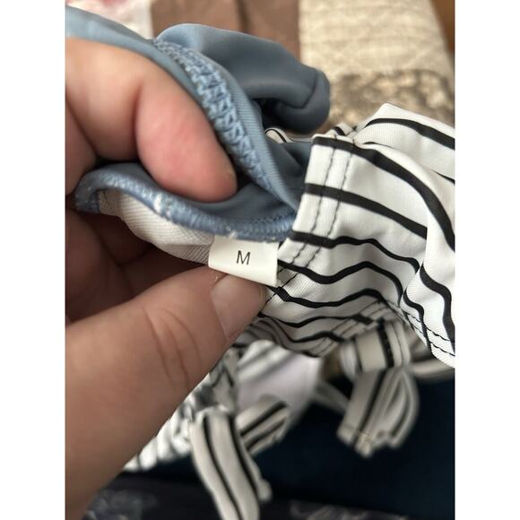 NWT Cupshe One Piece Swimsuit Cutout Front Crisscross Lace Up Back Size M - Picture 8 of 8